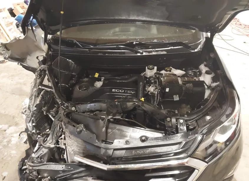 2020 CHEVROLET Equinox Used VIN 2GNAXUEV7L6253346 – exterior detail 2020 CHEVROLET Equinox Used VIN 2GNAXUEV7L6253346 – exterior detail