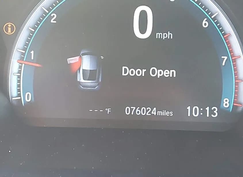 2019 HONDA Civic Used VIN 2HGFC3B3XKH350035 – engine bay 2019 HONDA Civic Used VIN 2HGFC3B3XKH350035 – engine bay