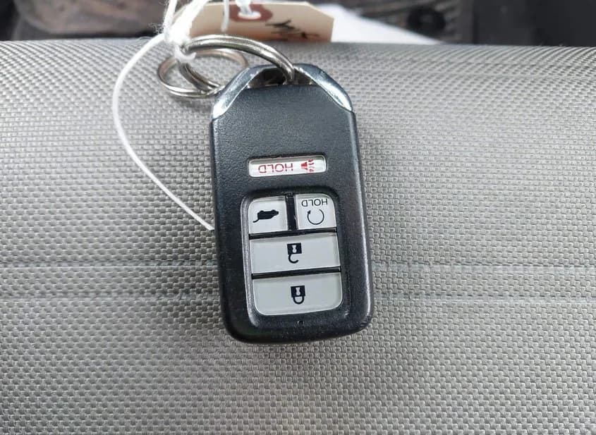 2020 HONDA CR-V Used VIN 2HKRW2H50LH661973 – trunk area 2020 HONDA CR-V Used VIN 2HKRW2H50LH661973 – trunk area