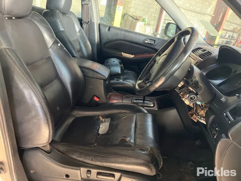 2004 Honda MDX Used VIN 2HKYD18603H301168 – rear exterior 2004 Honda MDX Used VIN 2HKYD18603H301168 – rear exterior