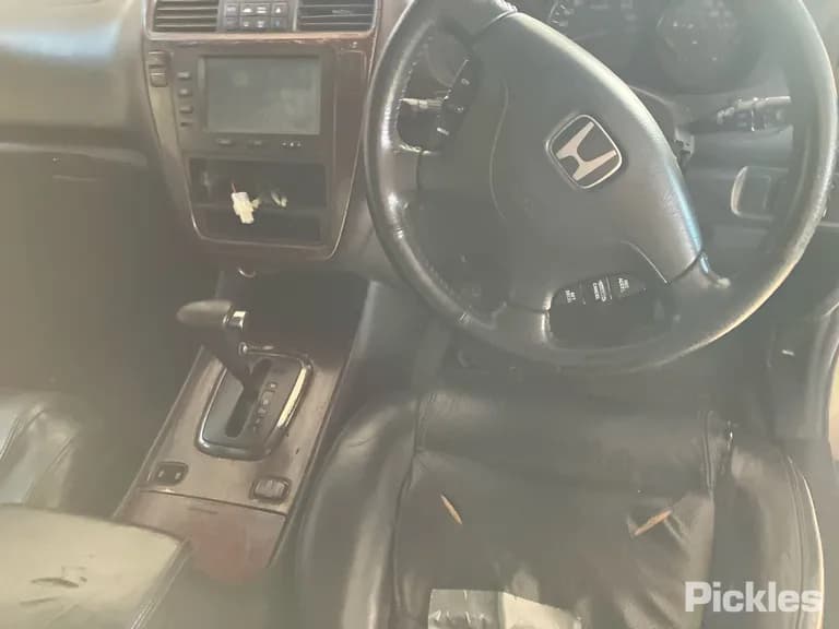 2004 Honda MDX Used VIN 2HKYD18603H301168 – dashboard 2004 Honda MDX Used VIN 2HKYD18603H301168 – dashboard