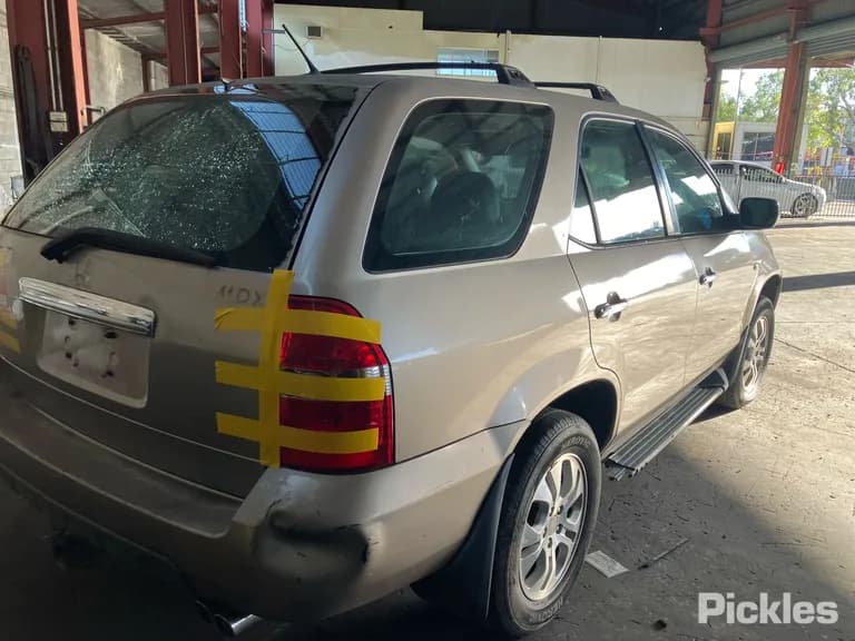 2004 Honda MDX Used VIN 2HKYD18603H301168 – exterior detail 2004 Honda MDX Used VIN 2HKYD18603H301168 – exterior detail