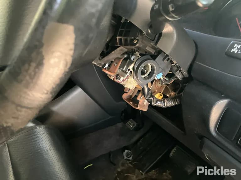 2004 Honda MDX Used VIN 2HKYD18603H301168 – trunk area 2004 Honda MDX Used VIN 2HKYD18603H301168 – trunk area