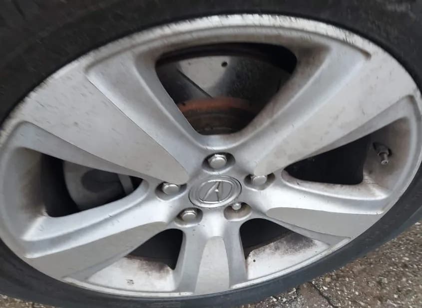 2010 ACURA MDX Used VIN 2HNYD2H42AH534540 – exterior detail 2010 ACURA MDX Used VIN 2HNYD2H42AH534540 – exterior detail