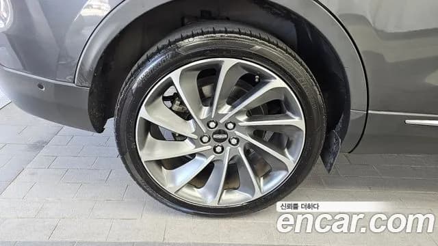 2020 Lincoln Nautilus 1st Gen 2.7 202A AWD Sold VIN 2LMPJ8KP9LBL32803 – exterior detail 2020 Lincoln Nautilus 1st Gen 2.7 202A AWD Sold VIN 2LMPJ8KP9LBL32803 – exterior detail