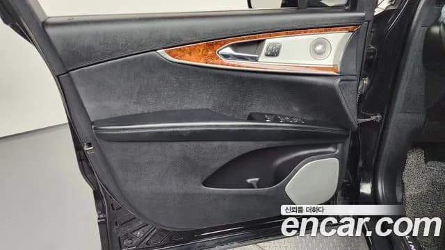 2019 Lincoln Nautilus 1st Gen 2.7 Reserve AWD Sold VIN 2LMPJ8LP1KBL37099 – interior seats 2019 Lincoln Nautilus 1st Gen 2.7 Reserve AWD Sold VIN 2LMPJ8LP1KBL37099 – interior seats