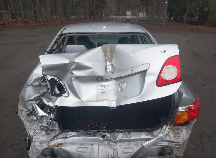 2010 TOYOTA Corolla Used VIN 2T1BU4EE0AC483182 – trunk area 2010 TOYOTA Corolla Used VIN 2T1BU4EE0AC483182 – trunk area