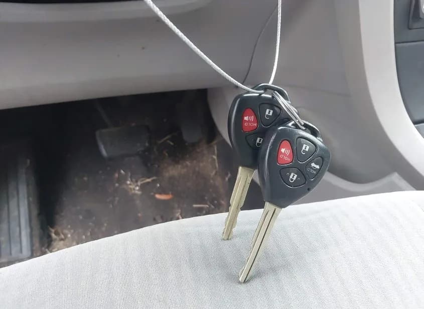 2010 TOYOTA Corolla Used VIN 2T1BU4EE0AC483182 – photo 11 2010 TOYOTA Corolla Used VIN 2T1BU4EE0AC483182 – photo 11