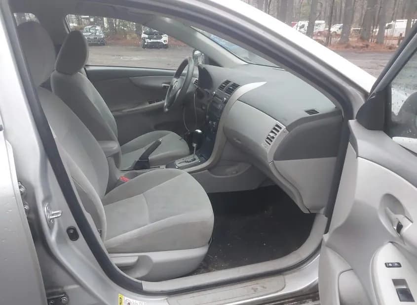 2010 TOYOTA Corolla Used VIN 2T1BU4EE0AC483182 – photo 15 2010 TOYOTA Corolla Used VIN 2T1BU4EE0AC483182 – photo 15