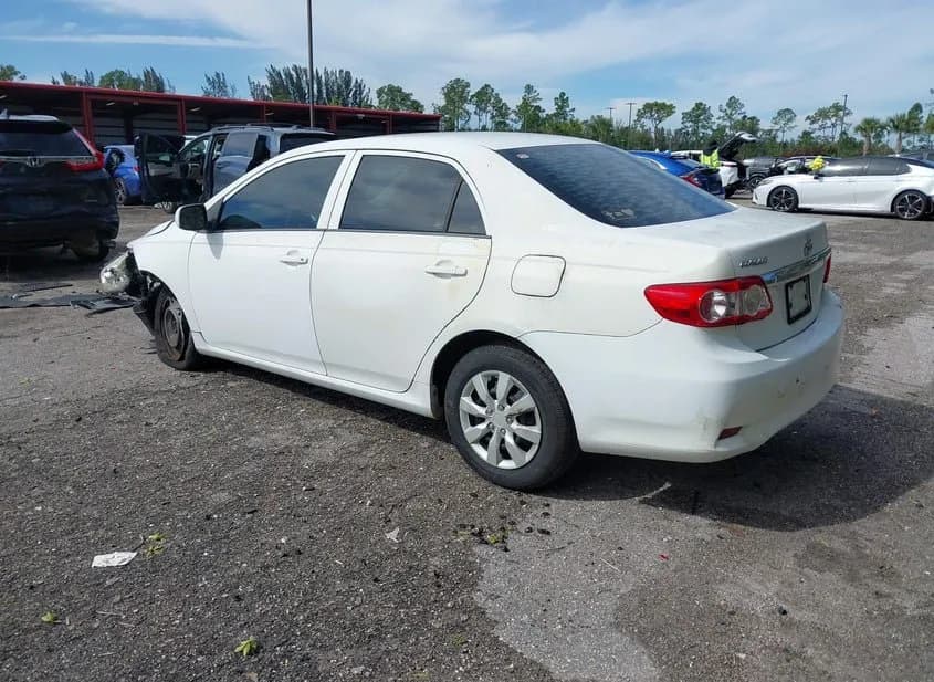 2013 TOYOTA Corolla Used VIN 2T1BU4EE6DC011587 – front exterior 2013 TOYOTA Corolla Used VIN 2T1BU4EE6DC011587 – front exterior