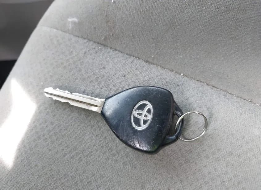 2013 TOYOTA Corolla Used VIN 2T1BU4EE6DC011587 – dashboard 2013 TOYOTA Corolla Used VIN 2T1BU4EE6DC011587 – dashboard