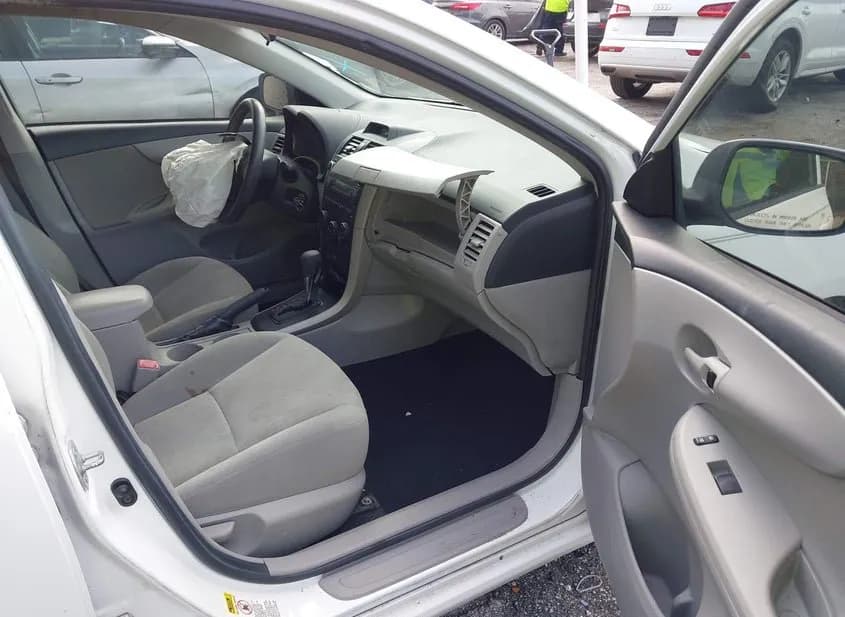 2013 TOYOTA Corolla Used VIN 2T1BU4EE6DC011587 – interior seats 2013 TOYOTA Corolla Used VIN 2T1BU4EE6DC011587 – interior seats