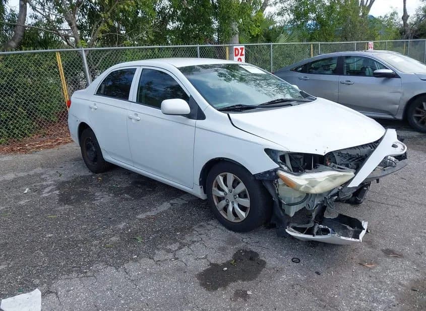 2013 TOYOTA Corolla Used VIN 2T1BU4EE6DC011587 – photo 12 2013 TOYOTA Corolla Used VIN 2T1BU4EE6DC011587 – photo 12