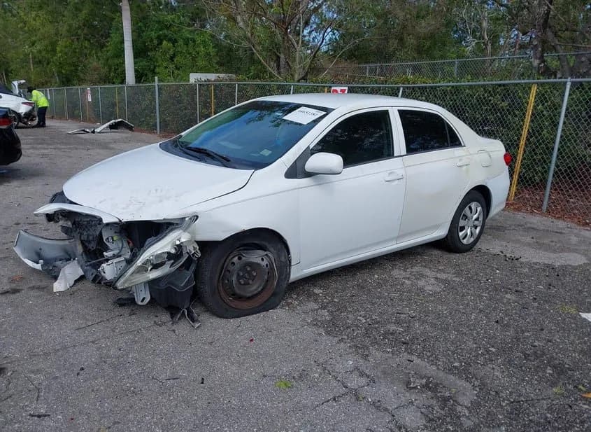 2013 TOYOTA Corolla Used VIN 2T1BU4EE6DC011587 – photo 13 2013 TOYOTA Corolla Used VIN 2T1BU4EE6DC011587 – photo 13