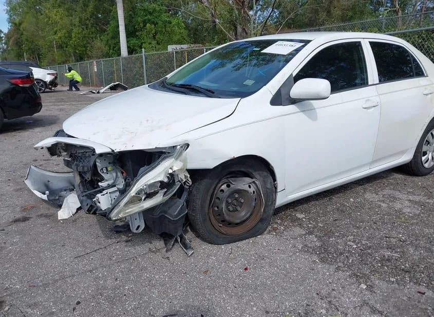 2013 TOYOTA Corolla Used VIN 2T1BU4EE6DC011587 – photo 14 2013 TOYOTA Corolla Used VIN 2T1BU4EE6DC011587 – photo 14