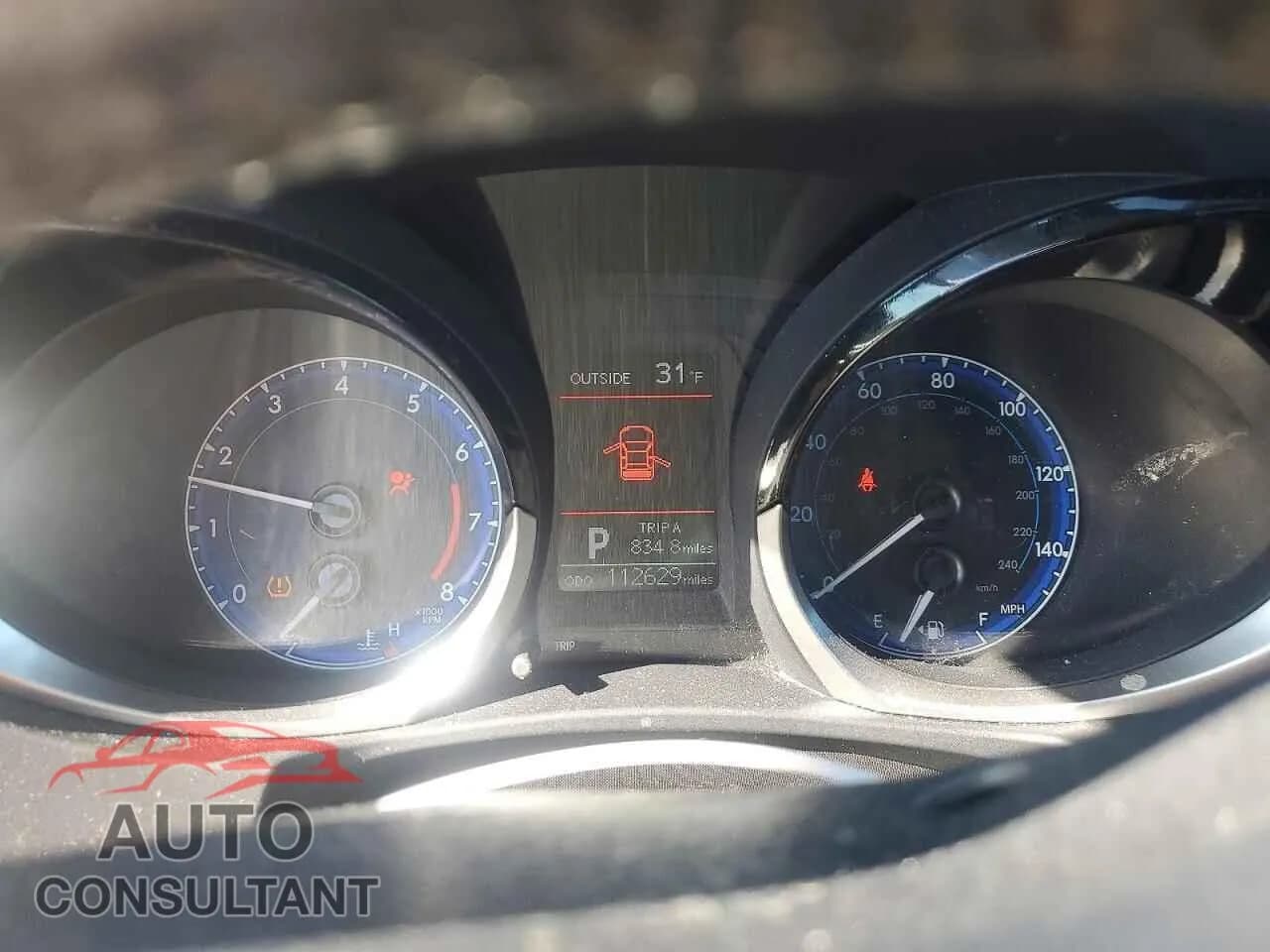 2014 TOYOTA COROLLA Damaged VIN 2T1BURHE0EC098865 – trunk area 2014 TOYOTA COROLLA Damaged VIN 2T1BURHE0EC098865 – trunk area