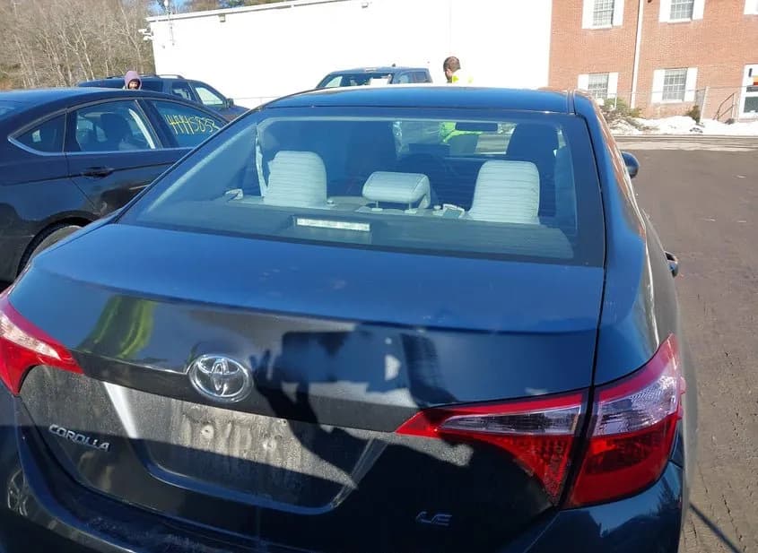 2018 TOYOTA Corolla - VIN 2T1BURHE8JC002085 2018 TOYOTA Corolla VIN 2T1BURHE8JC002085