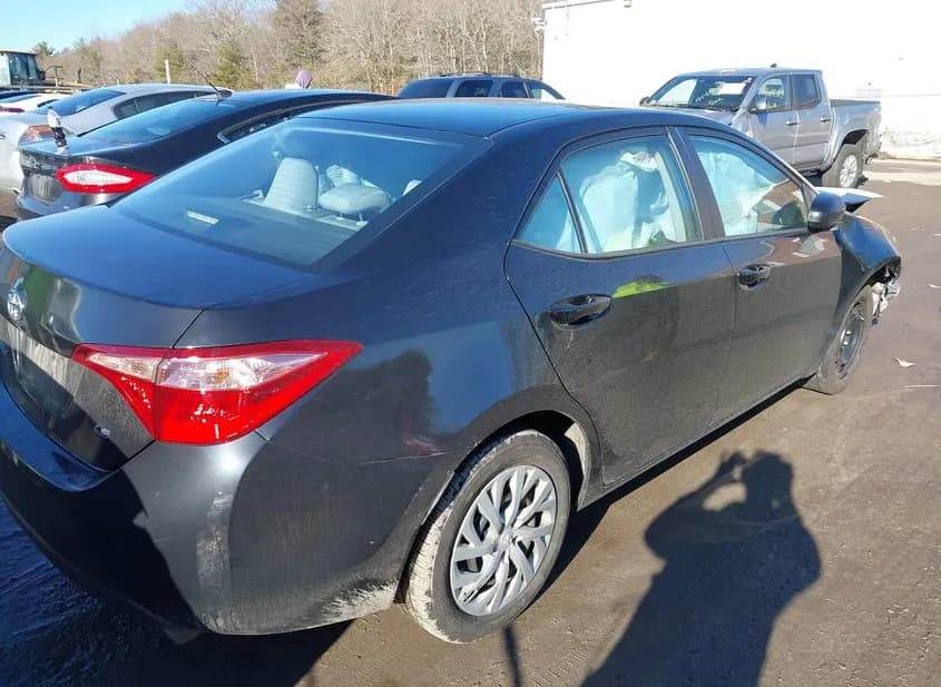 2018 TOYOTA Corolla Used VIN 2T1BURHE8JC002085 – exterior detail 2018 TOYOTA Corolla Used VIN 2T1BURHE8JC002085 – exterior detail