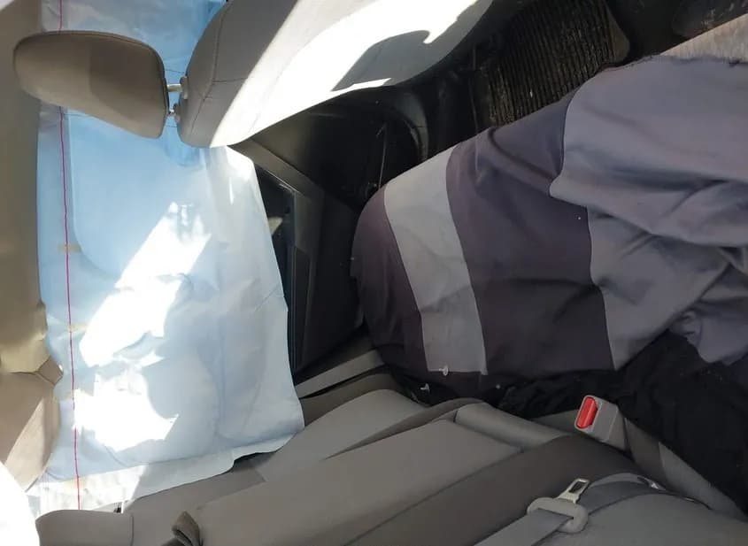 2018 TOYOTA Corolla Used VIN 2T1BURHE8JC002085 – photo 13 2018 TOYOTA Corolla Used VIN 2T1BURHE8JC002085 – photo 13