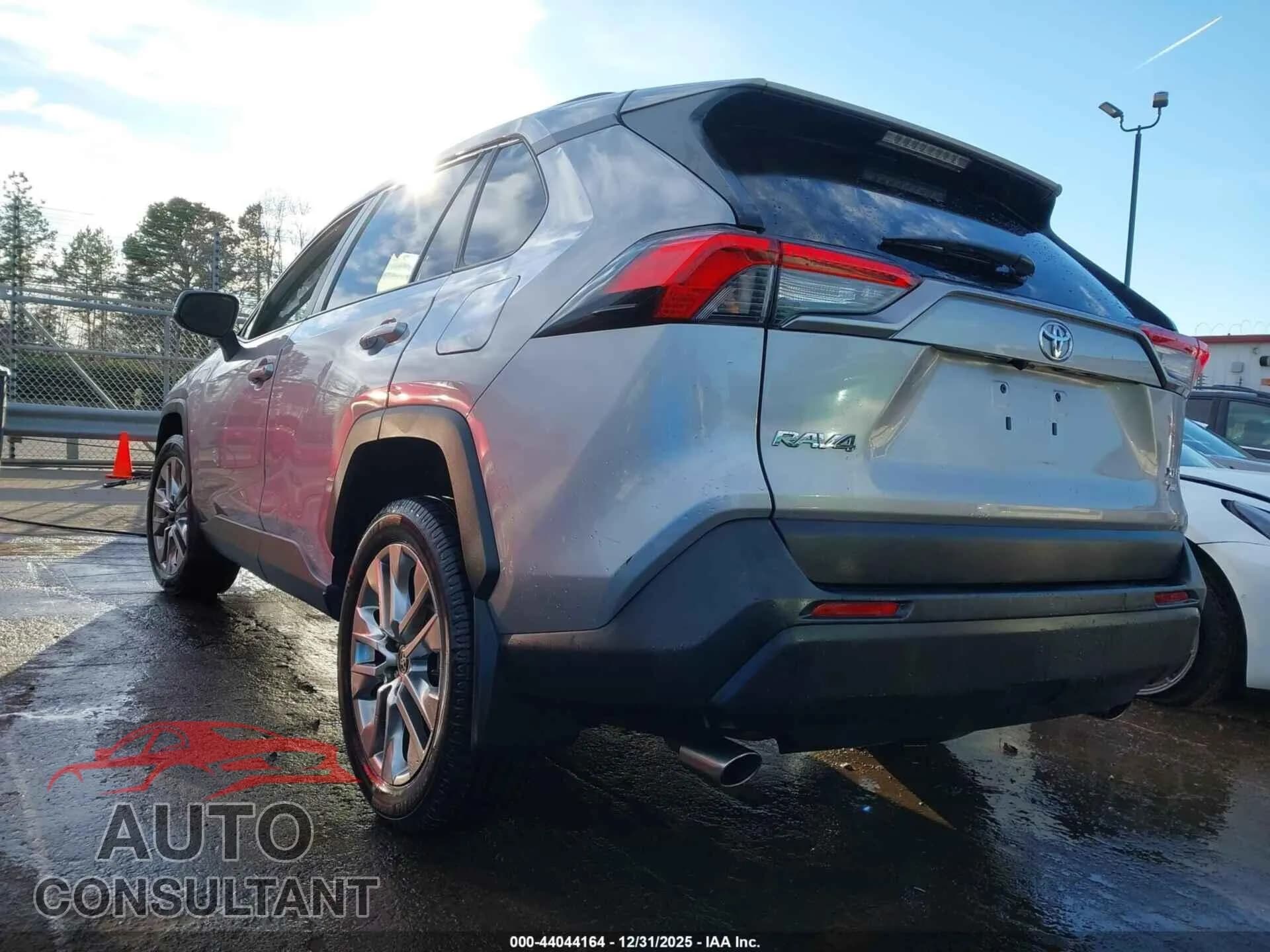 2021 TOYOTA RAV4 Damaged VIN 2T3A1RFVXMC182690 – side profile 2021 TOYOTA RAV4 Damaged VIN 2T3A1RFVXMC182690 – side profile