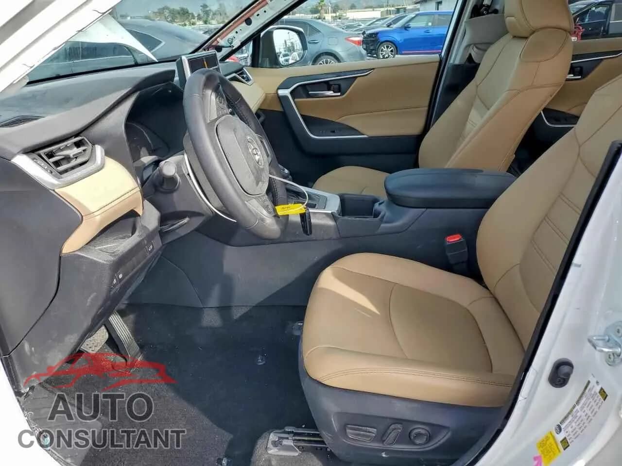 2025 TOYOTA RAV4 Damaged VIN 2T3C1RFVXSW398365 – exterior detail 2025 TOYOTA RAV4 Damaged VIN 2T3C1RFVXSW398365 – exterior detail