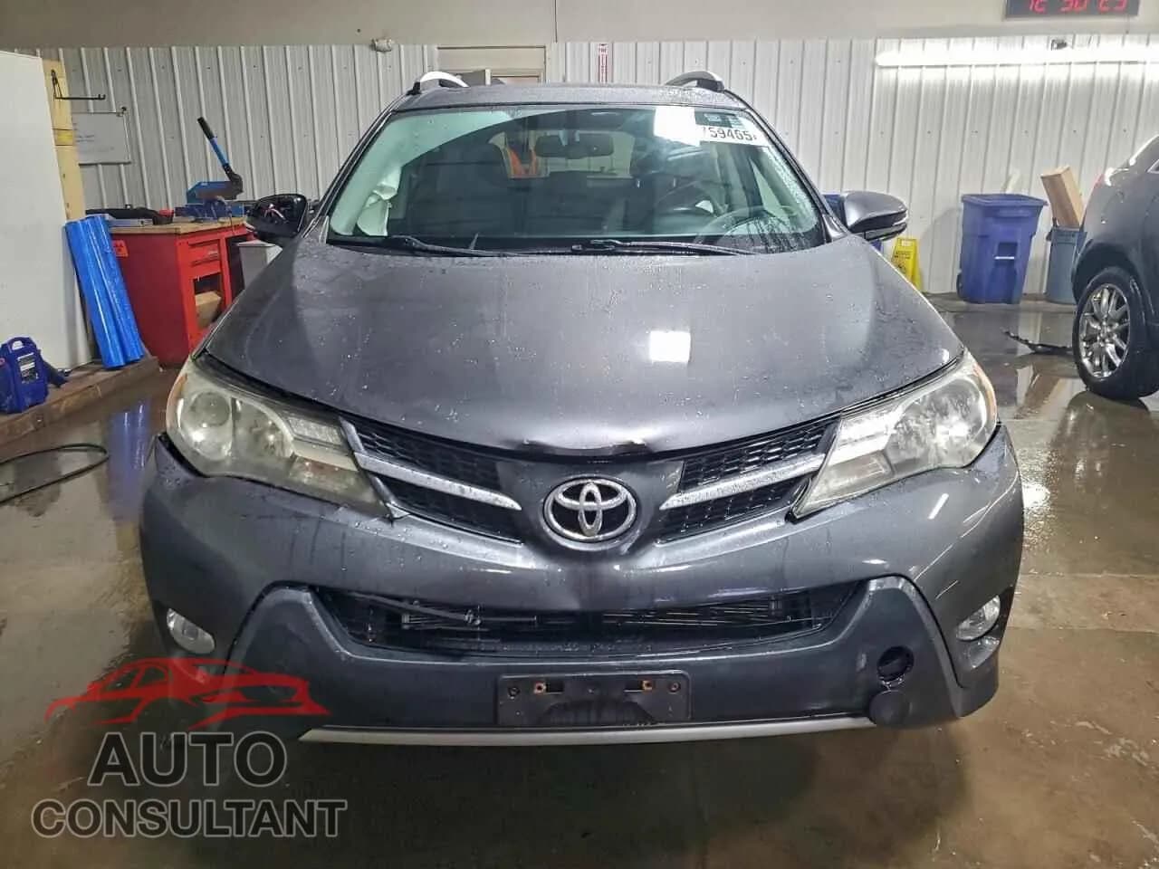 2013 TOYOTA RAV4 Damaged VIN 2T3DFREV6DW111405 – interior seats 2013 TOYOTA RAV4 Damaged VIN 2T3DFREV6DW111405 – interior seats