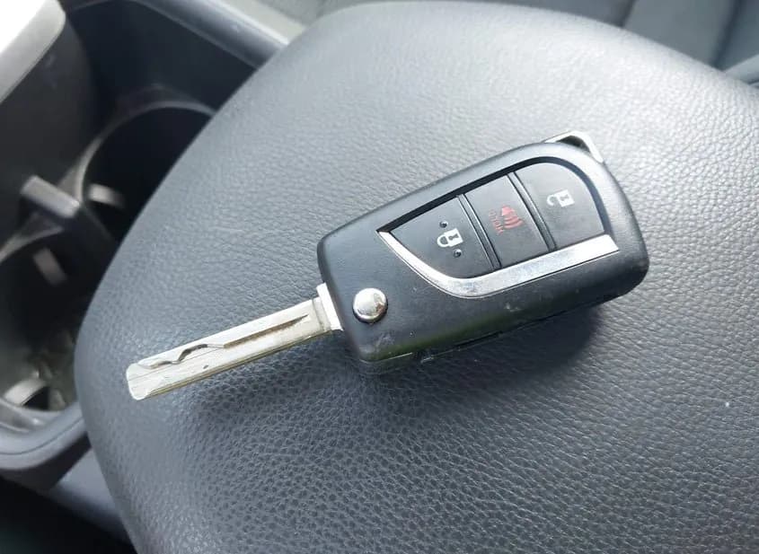 2024 TOYOTA RAV4 Used VIN 2T3H1RFV5RC265580 – undercarriage 2024 TOYOTA RAV4 Used VIN 2T3H1RFV5RC265580 – undercarriage