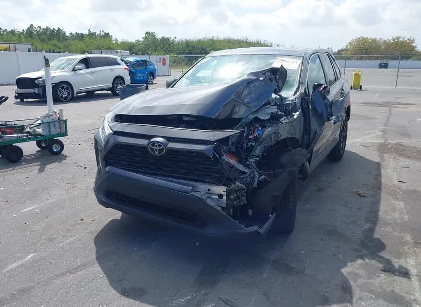 2024 TOYOTA RAV4 Used VIN 2T3H1RFV5RC265580 – trunk area 2024 TOYOTA RAV4 Used VIN 2T3H1RFV5RC265580 – trunk area