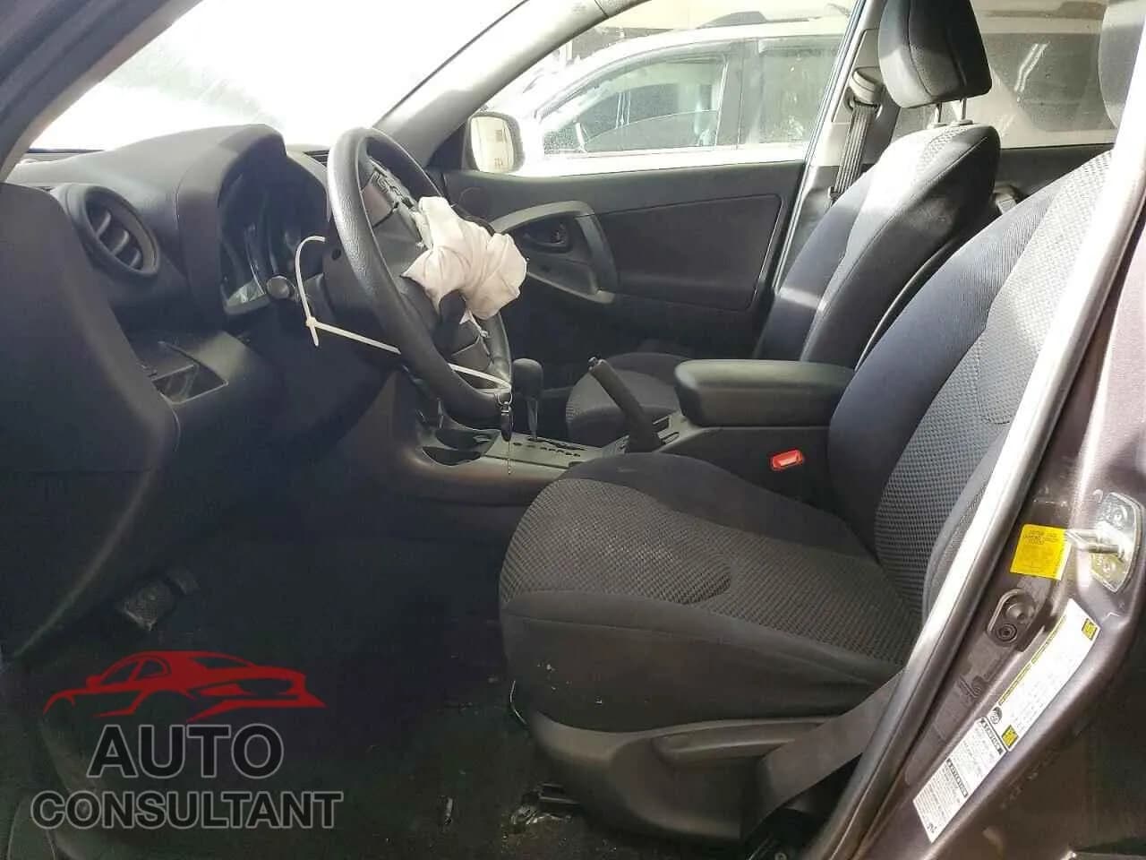 2012 TOYOTA RAV4 Damaged VIN 2T3RF4DV1CW181953 – exterior detail 2012 TOYOTA RAV4 Damaged VIN 2T3RF4DV1CW181953 – exterior detail