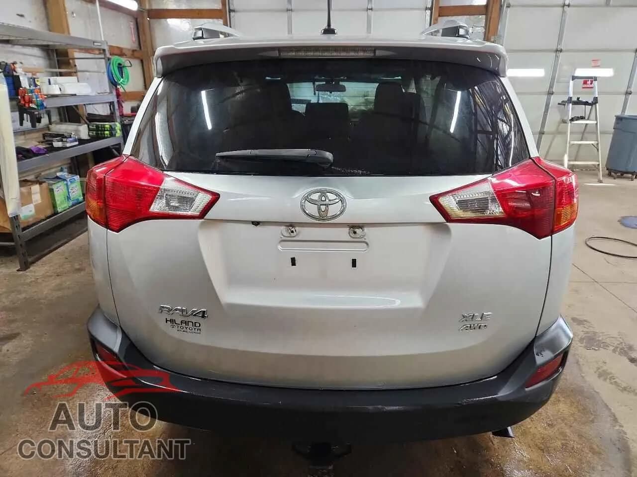 2013 TOYOTA RAV4 Damaged VIN 2T3RFREV8DW048636 – engine bay 2013 TOYOTA RAV4 Damaged VIN 2T3RFREV8DW048636 – engine bay