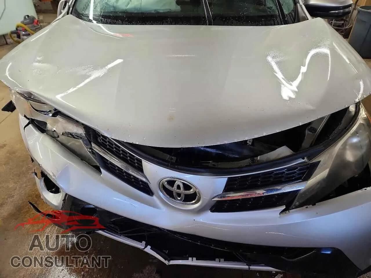 2013 TOYOTA RAV4 Damaged VIN 2T3RFREV8DW048636 – photo 12 2013 TOYOTA RAV4 Damaged VIN 2T3RFREV8DW048636 – photo 12