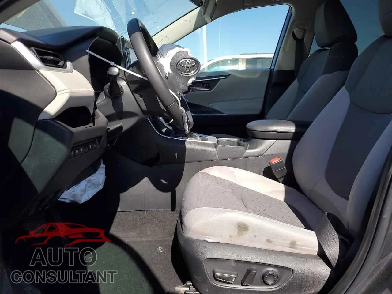 2022 TOYOTA RAV4 Damaged VIN 2T3W1RFVXNC207997 – exterior detail 2022 TOYOTA RAV4 Damaged VIN 2T3W1RFVXNC207997 – exterior detail