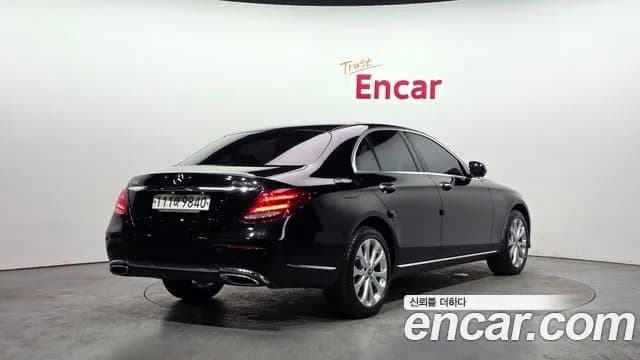 2020 Mercedes-Benz E-Class W213 E300 4MATIC Exclusive Sold VIN 38373733838383838 – trunk area 2020 Mercedes-Benz E-Class W213 E300 4MATIC Exclusive Sold VIN 38373733838383838 – trunk area