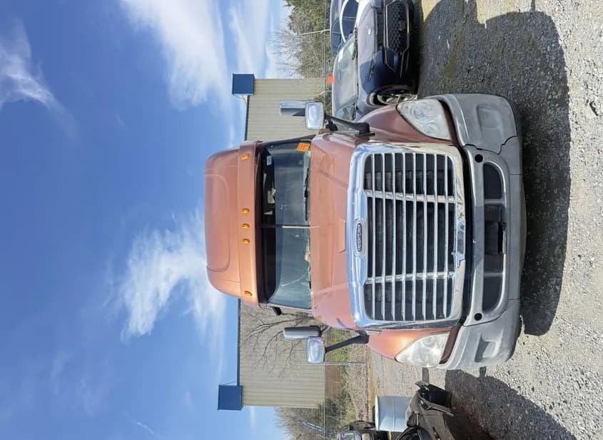 2014 FREIGHTLINER Cascadia Used VIN 3AKJGLD63ESFX9295 – rear exterior 2014 FREIGHTLINER Cascadia Used VIN 3AKJGLD63ESFX9295 – rear exterior