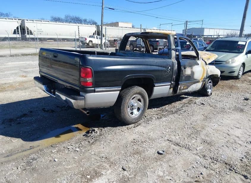 1994 DODGE Ram Used VIN 3B7HC16Y2RM534513 – exterior detail 1994 DODGE Ram Used VIN 3B7HC16Y2RM534513 – exterior detail
