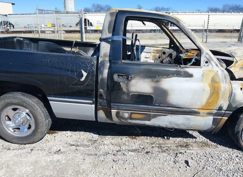 1994 DODGE Ram Used VIN 3B7HC16Y2RM534513 – photo 13 1994 DODGE Ram Used VIN 3B7HC16Y2RM534513 – photo 13