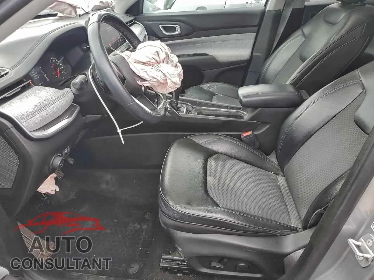 2022 JEEP COMPASS Damaged VIN 3C4NJCBB5NT138503 – exterior detail 2022 JEEP COMPASS Damaged VIN 3C4NJCBB5NT138503 – exterior detail