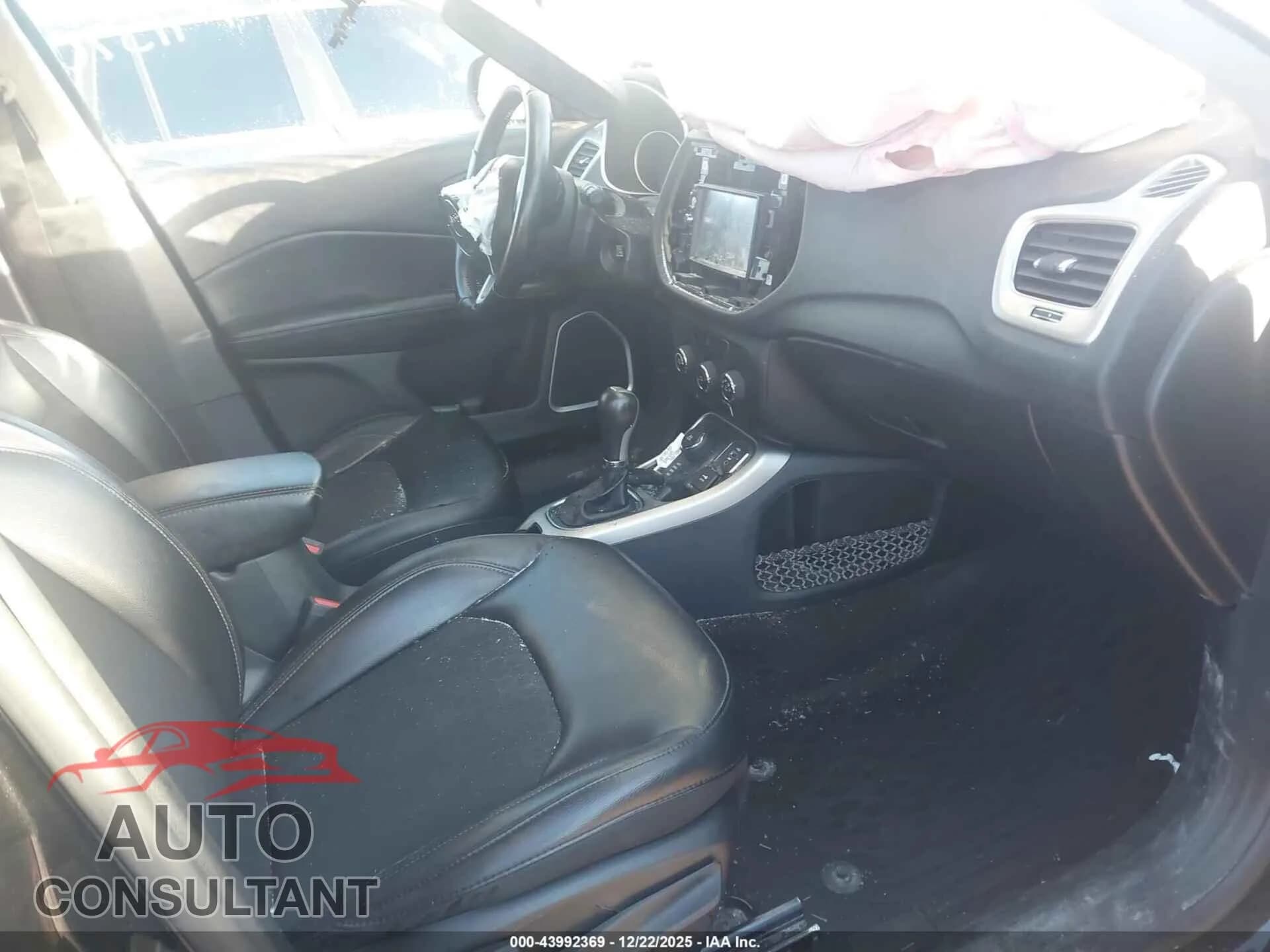 2018 JEEP COMPASS Damaged VIN 3C4NJDBBXJT246552 – interior seats 2018 JEEP COMPASS Damaged VIN 3C4NJDBBXJT246552 – interior seats