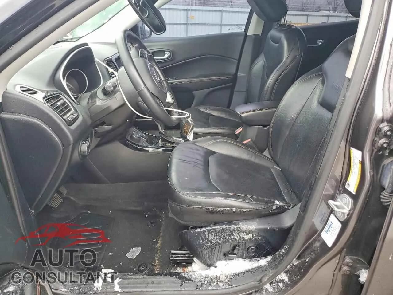 2018 JEEP COMPASS Damaged VIN 3C4NJDCB1JT231632 – exterior detail 2018 JEEP COMPASS Damaged VIN 3C4NJDCB1JT231632 – exterior detail