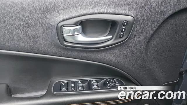 2018 Jeep Compass 2nd Gen 2.4 Limitied AWD Sold VIN 3C4NJDCB9JT372366 – interior seats 2018 Jeep Compass 2nd Gen 2.4 Limitied AWD Sold VIN 3C4NJDCB9JT372366 – interior seats