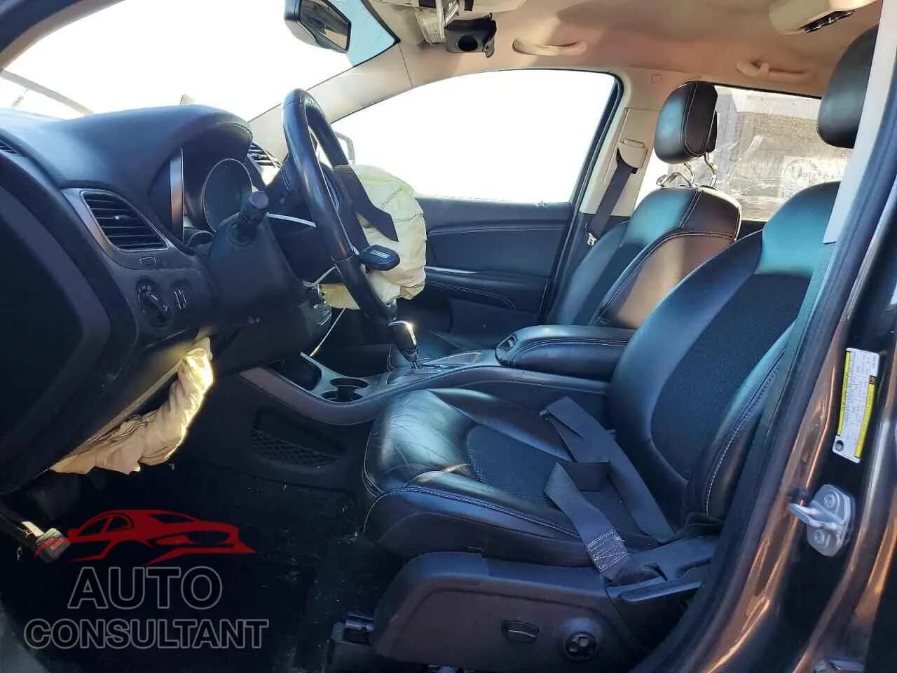 2017 DODGE JOURNEY Damaged VIN 3C4PDCGG8HT670885 – exterior detail 2017 DODGE JOURNEY Damaged VIN 3C4PDCGG8HT670885 – exterior detail