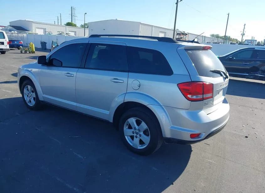 2012 DODGE Journey Used VIN 3C4PDDBGXCT323726 – trunk area 2012 DODGE Journey Used VIN 3C4PDDBGXCT323726 – trunk area
