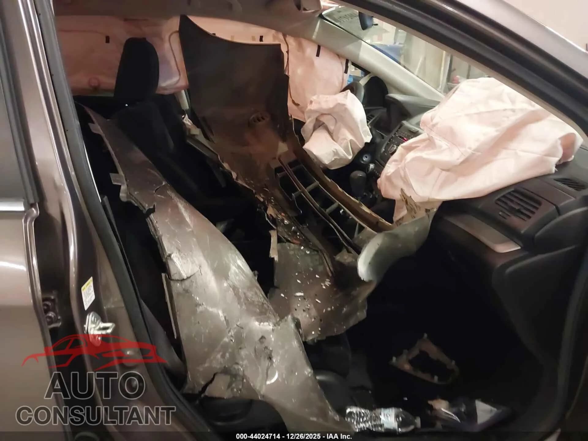 2013 HONDA CR-V Damaged VIN 3CZRM3H36DG708714 – interior seats 2013 HONDA CR-V Damaged VIN 3CZRM3H36DG708714 – interior seats