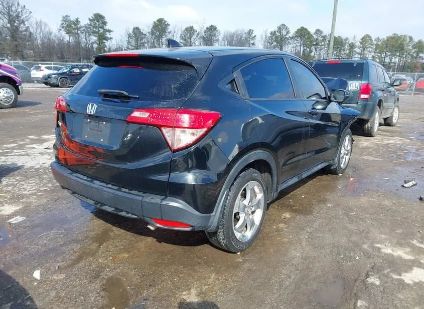 2017 HONDA HR-V Used VIN 3CZRU5H52HM710853 – trunk area 2017 HONDA HR-V Used VIN 3CZRU5H52HM710853 – trunk area