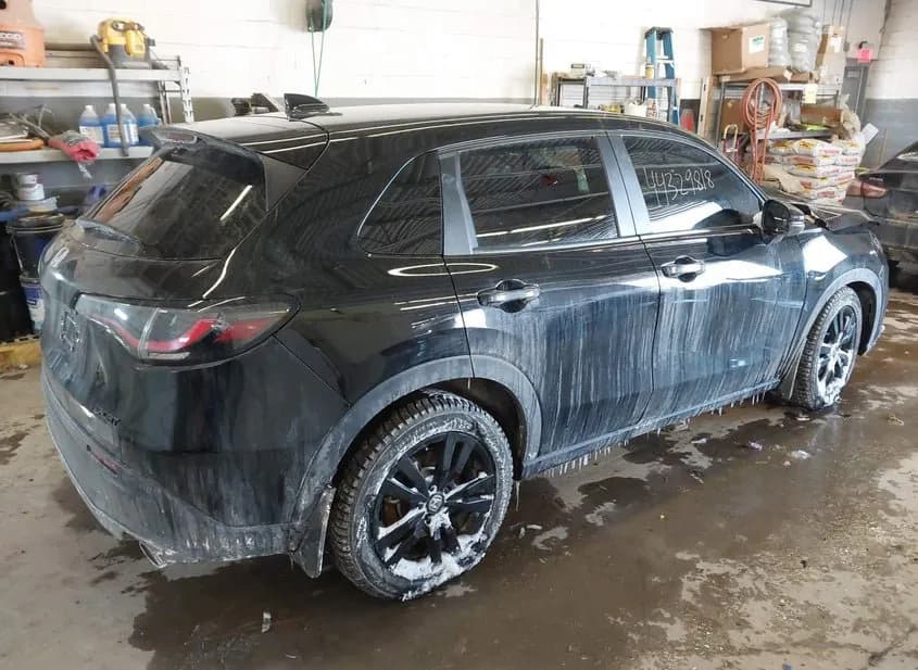 2026 HONDA HR-V Used VIN 3CZRZ2H53TM707596 – trunk area 2026 HONDA HR-V Used VIN 3CZRZ2H53TM707596 – trunk area