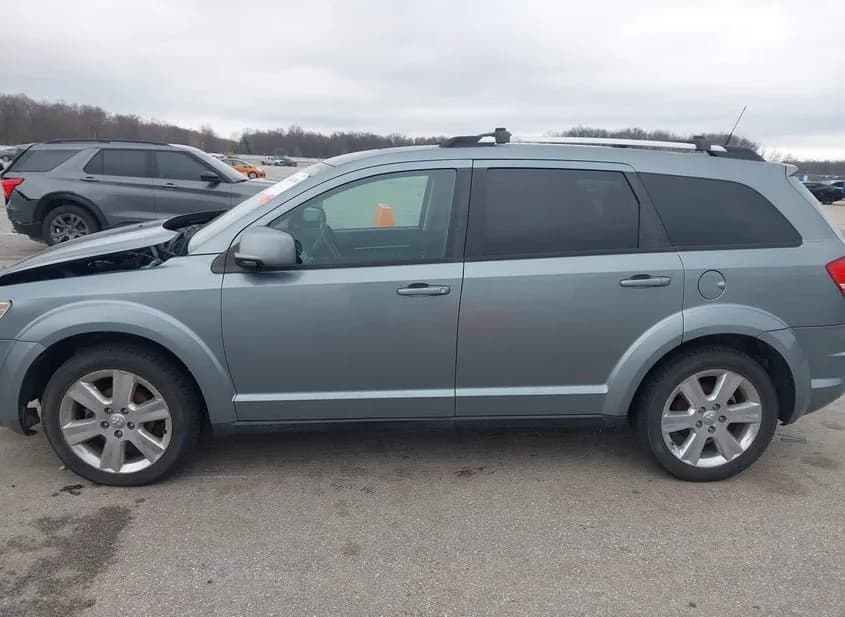 2010 DODGE Journey Used VIN 3D4PG5FV0AT196829 – engine bay 2010 DODGE Journey Used VIN 3D4PG5FV0AT196829 – engine bay