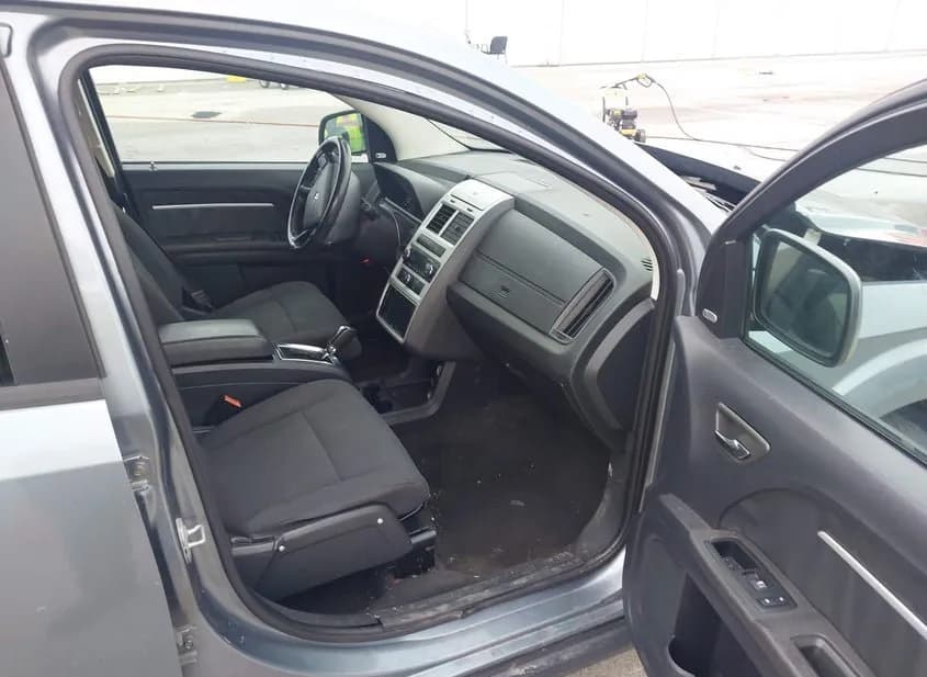 2010 DODGE Journey Used VIN 3D4PG5FV0AT196829 – trunk area 2010 DODGE Journey Used VIN 3D4PG5FV0AT196829 – trunk area