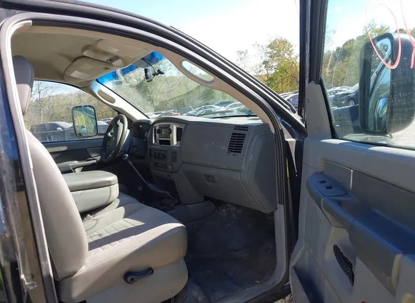 2009 DODGE Ram Chassis Cab Used VIN 3D6WH46L99G520020 – photo 15 2009 DODGE Ram Chassis Cab Used VIN 3D6WH46L99G520020 – photo 15