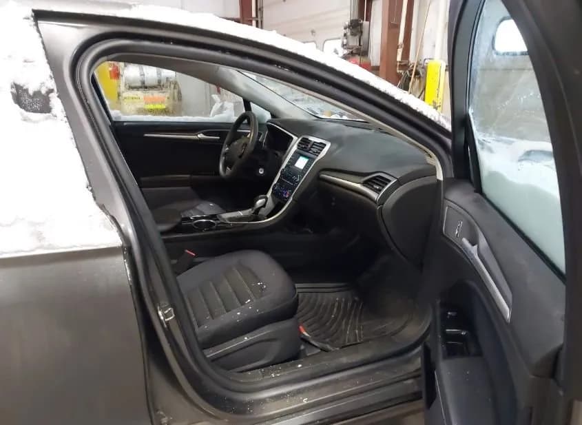 2013 FORD Fusion Used VIN 3FA6P0HR2DR236685 – engine bay 2013 FORD Fusion Used VIN 3FA6P0HR2DR236685 – engine bay