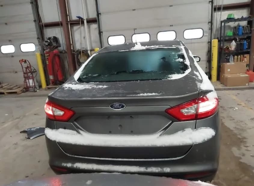 2013 FORD Fusion Used VIN 3FA6P0HR2DR236685 – trunk area 2013 FORD Fusion Used VIN 3FA6P0HR2DR236685 – trunk area